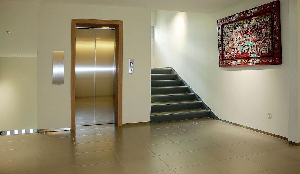 Zen Rooms Patra Kuningan Syariah Джакарта Екстер'єр фото