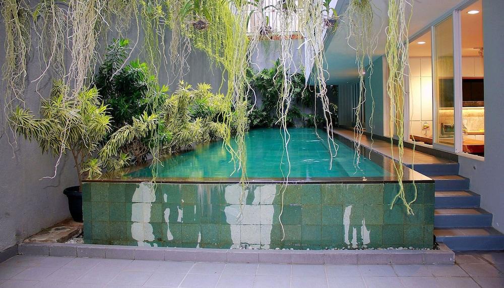 Zen Rooms Patra Kuningan Syariah Джакарта Екстер'єр фото