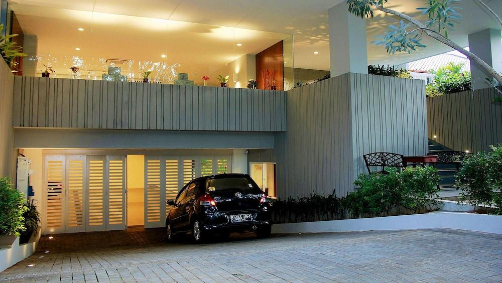 Zen Rooms Patra Kuningan Syariah Джакарта Екстер'єр фото